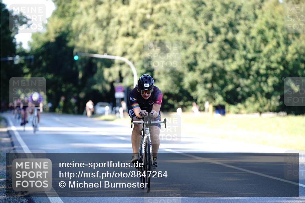 07.09.2025 - 19. Norderstedt Triathlon Michael Burmester http://msf.ph/oto/8847264 07.09.2025 16:14:44 Radfahren 1049, 1052, 1613 meine-sportfotos.de