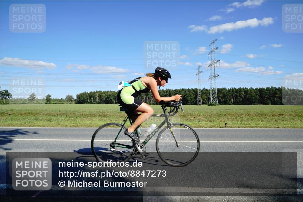 07.09.2025 - 19. Norderstedt Triathlon Michael Burmester http://msf.ph/oto/8847273 07.09.2025 15:22:55 Radfahren 387, 1447 meine-sportfotos.de