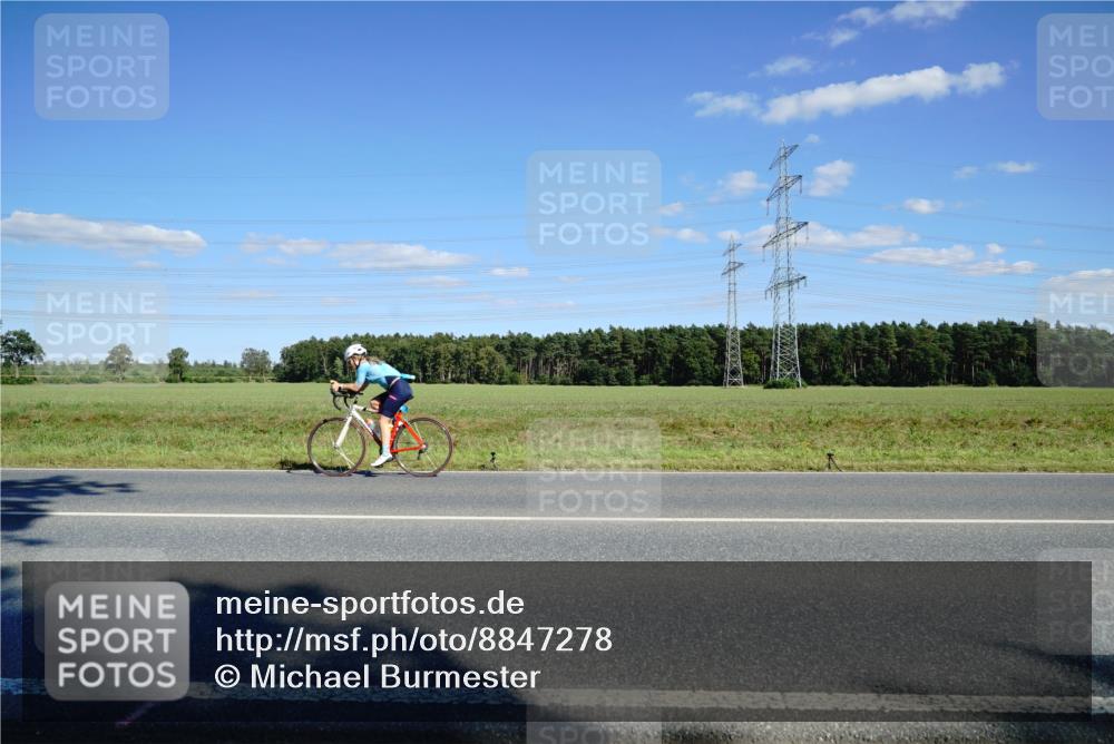 07.09.2025 - 19. Norderstedt Triathlon Michael Burmester http://msf.ph/oto/8847278 07.09.2025 15:22:58 Radfahren 387, 1447 meine-sportfotos.de