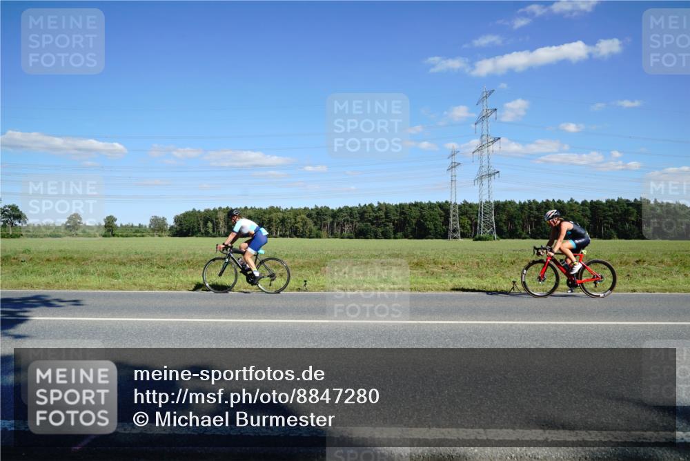 07.09.2025 - 19. Norderstedt Triathlon Michael Burmester http://msf.ph/oto/8847280 07.09.2025 15:22:59 Radfahren 387, 1447 meine-sportfotos.de