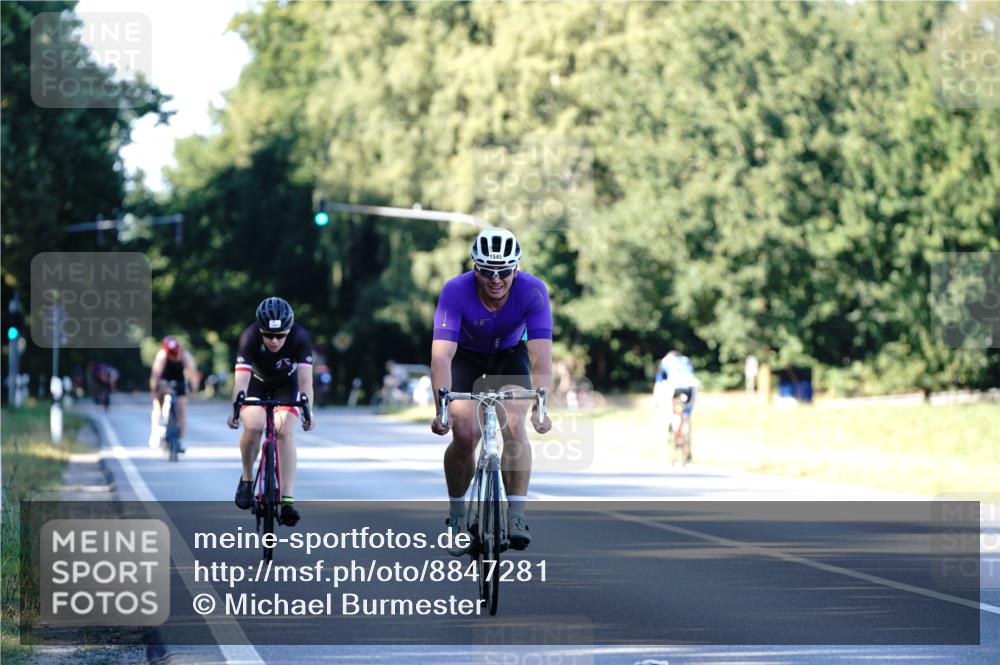07.09.2025 - 19. Norderstedt Triathlon Michael Burmester http://msf.ph/oto/8847281 07.09.2025 16:14:48 Radfahren 1052, 1097, 1545 meine-sportfotos.de
