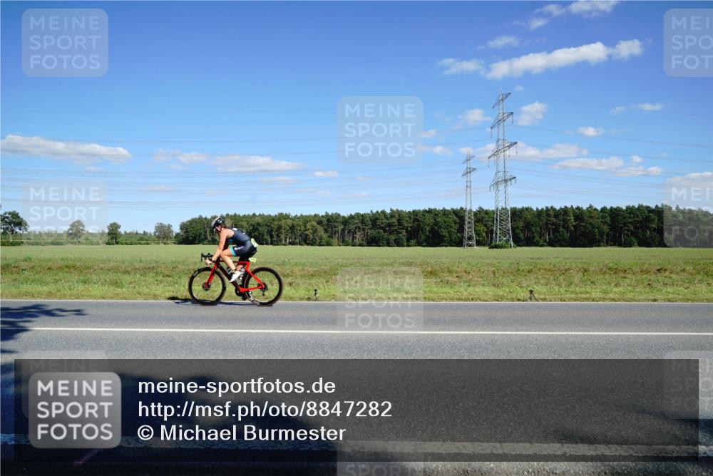 07.09.2025 - 19. Norderstedt Triathlon Michael Burmester http://msf.ph/oto/8847282 07.09.2025 15:23:00 Radfahren 1447 meine-sportfotos.de