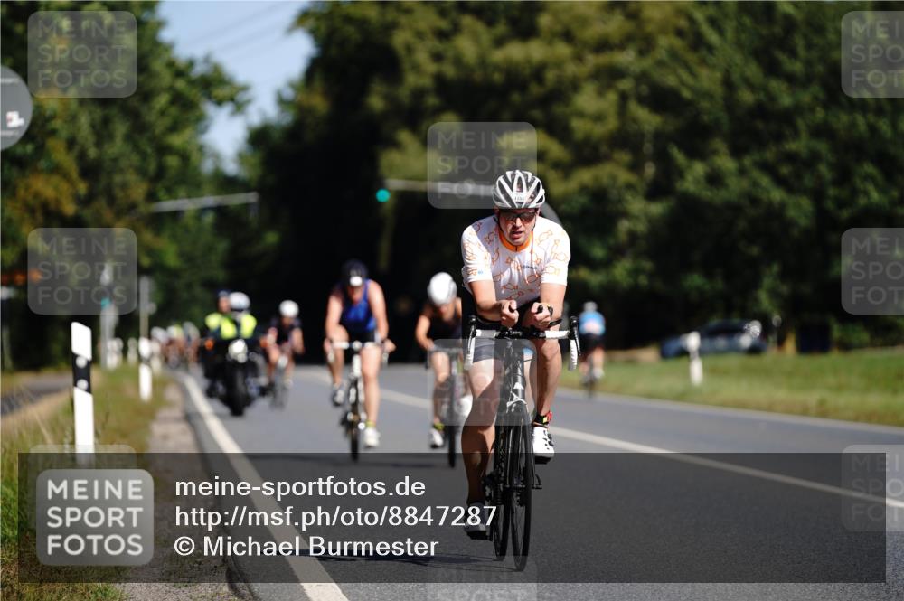 07.09.2025 - 19. Norderstedt Triathlon Michael Burmester http://msf.ph/oto/8847287 07.09.2025 11:27:03 Radfahren 238, 1160, 1253 meine-sportfotos.de