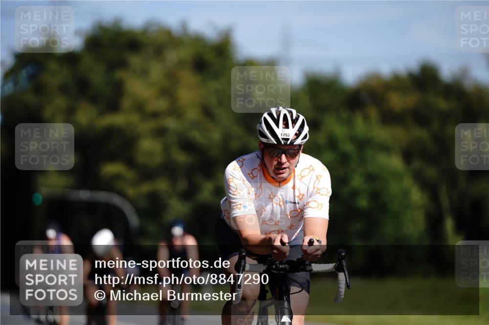 07.09.2025 - 19. Norderstedt Triathlon Michael Burmester http://msf.ph/oto/8847290 07.09.2025 11:27:04 Radfahren 229, 1160, 1171, 1253 meine-sportfotos.de