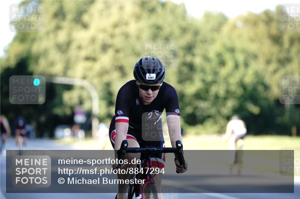 07.09.2025 - 19. Norderstedt Triathlon Michael Burmester http://msf.ph/oto/8847294 07.09.2025 16:14:50 Radfahren 1097, 1545 meine-sportfotos.de