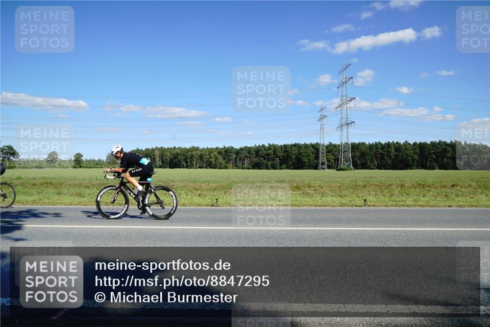 07.09.2025 - 19. Norderstedt Triathlon Michael Burmester http://msf.ph/oto/8847295 07.09.2025 15:23:07 Radfahren 1496 meine-sportfotos.de