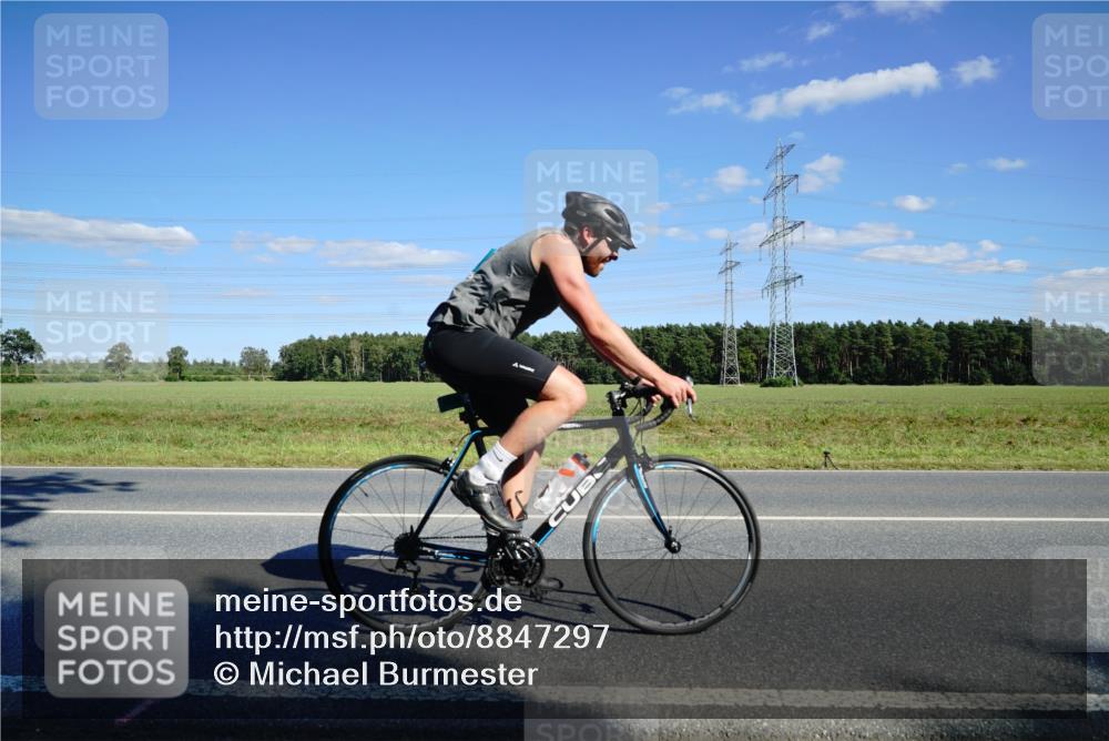 07.09.2025 - 19. Norderstedt Triathlon Michael Burmester http://msf.ph/oto/8847297 07.09.2025 15:23:17 Radfahren 1530, 1544 meine-sportfotos.de