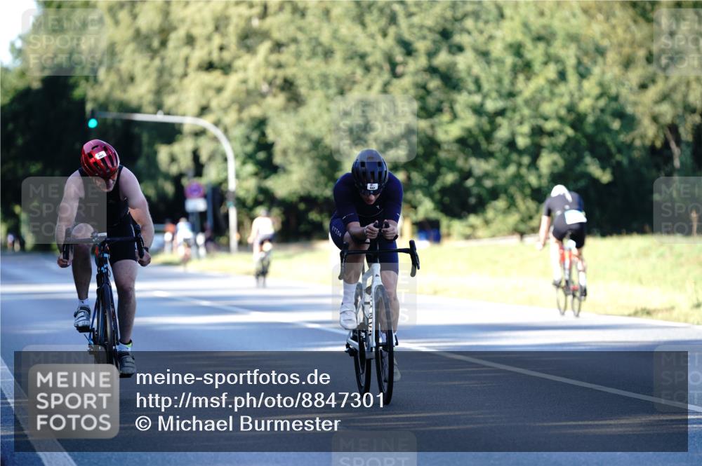 07.09.2025 - 19. Norderstedt Triathlon Michael Burmester http://msf.ph/oto/8847301 07.09.2025 16:14:54 Radfahren 893, 942, 1097 meine-sportfotos.de
