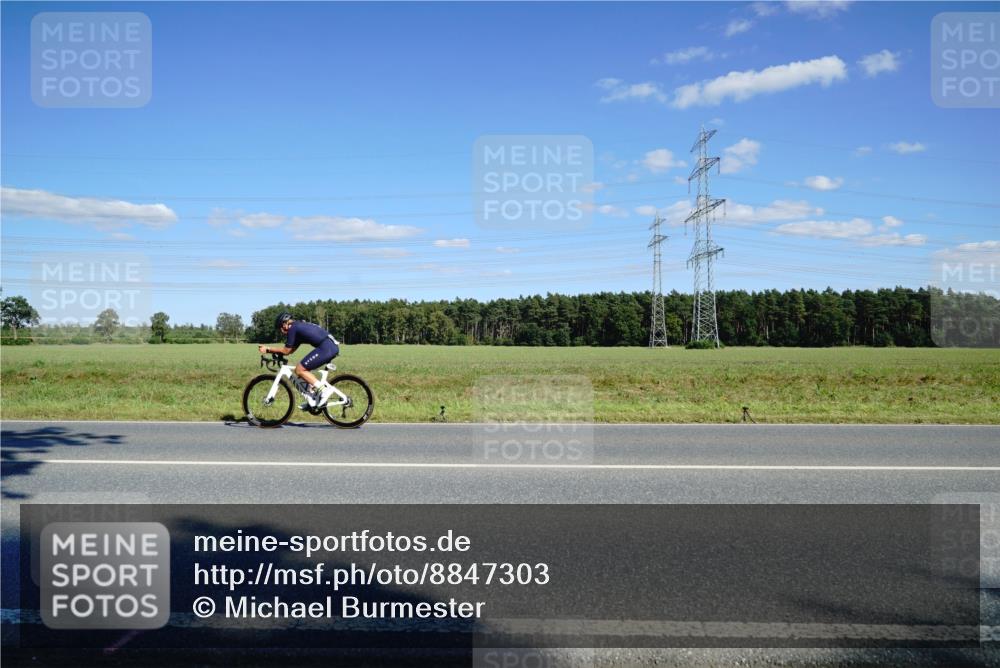 07.09.2025 - 19. Norderstedt Triathlon Michael Burmester http://msf.ph/oto/8847303 07.09.2025 15:23:19 Radfahren 1530, 1544 meine-sportfotos.de