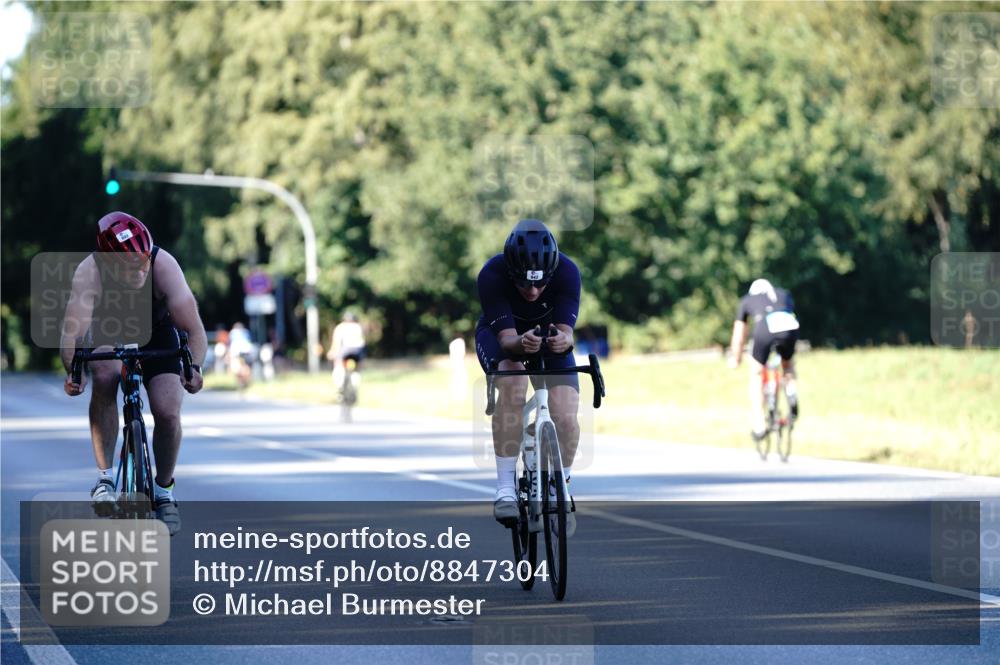 07.09.2025 - 19. Norderstedt Triathlon Michael Burmester http://msf.ph/oto/8847304 07.09.2025 16:14:54 Radfahren 893, 942, 1097 meine-sportfotos.de