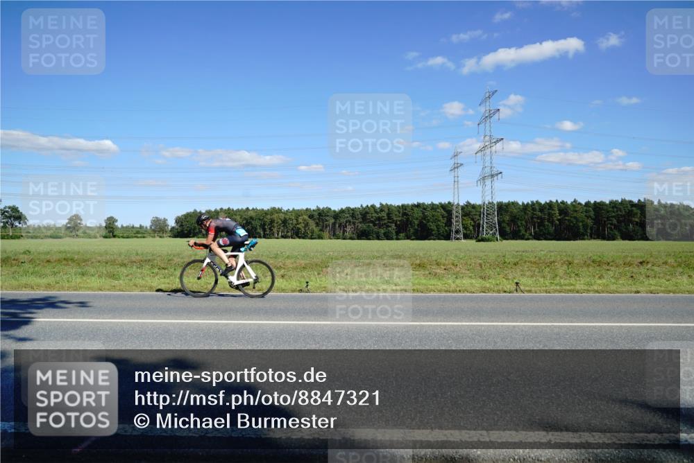 07.09.2025 - 19. Norderstedt Triathlon Michael Burmester http://msf.ph/oto/8847321 07.09.2025 15:23:33 Radfahren  meine-sportfotos.de