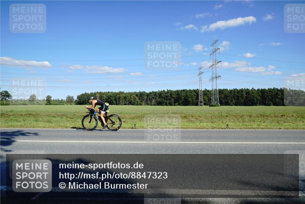 07.09.2025 - 19. Norderstedt Triathlon Michael Burmester http://msf.ph/oto/8847323 07.09.2025 15:23:41 Radfahren 1419 meine-sportfotos.de