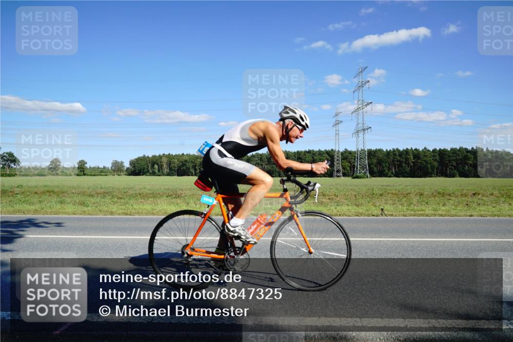 07.09.2025 - 19. Norderstedt Triathlon Michael Burmester http://msf.ph/oto/8847325 07.09.2025 15:23:41 Radfahren 1419 meine-sportfotos.de