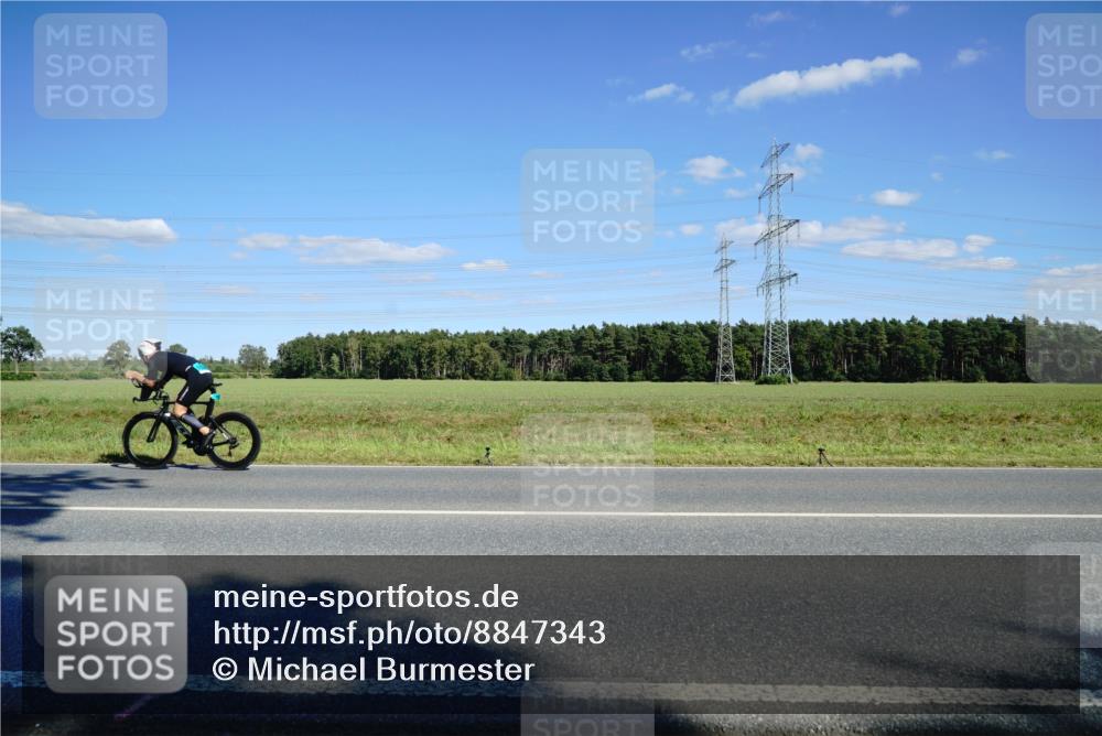 07.09.2025 - 19. Norderstedt Triathlon Michael Burmester http://msf.ph/oto/8847343 07.09.2025 15:24:00 Radfahren 421, 943, 950 meine-sportfotos.de