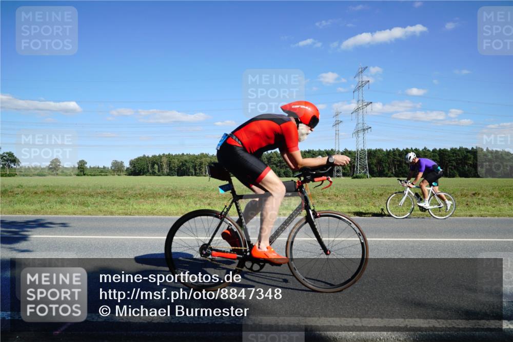 07.09.2025 - 19. Norderstedt Triathlon Michael Burmester http://msf.ph/oto/8847348 07.09.2025 15:24:03 Radfahren 421, 943 meine-sportfotos.de