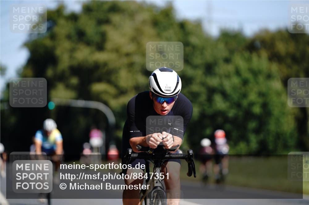 07.09.2025 - 19. Norderstedt Triathlon Michael Burmester http://msf.ph/oto/8847351 07.09.2025 11:27:19 Radfahren 760, 796, 1176, 1198 meine-sportfotos.de
