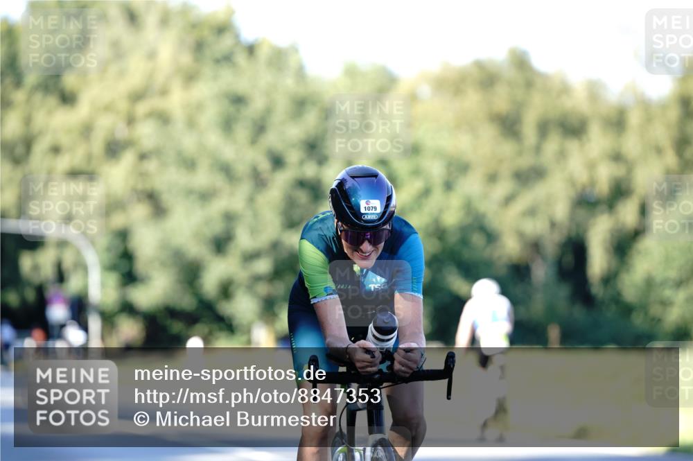 07.09.2025 - 19. Norderstedt Triathlon Michael Burmester http://msf.ph/oto/8847353 07.09.2025 16:15:10 Radfahren 1079 meine-sportfotos.de
