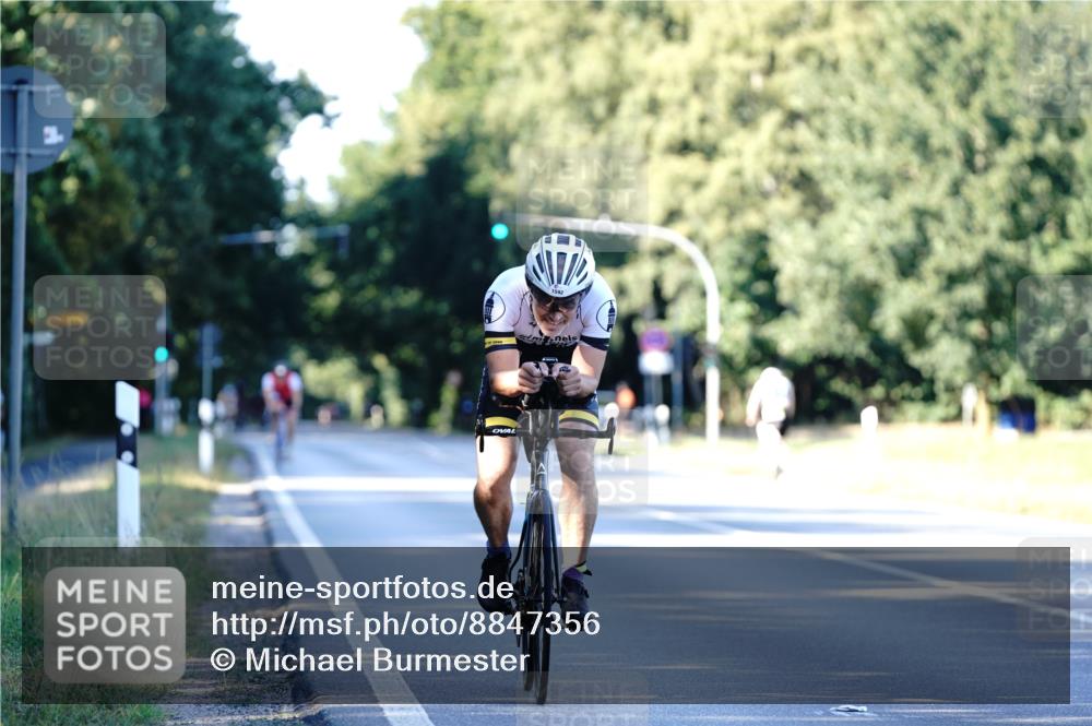 07.09.2025 - 19. Norderstedt Triathlon Michael Burmester http://msf.ph/oto/8847356 07.09.2025 16:15:14 Radfahren 1592 meine-sportfotos.de