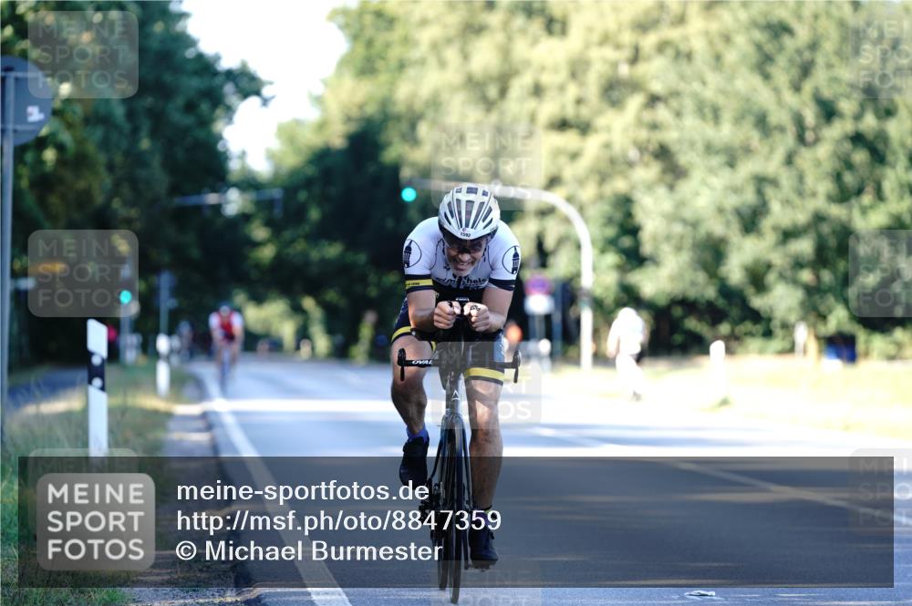 07.09.2025 - 19. Norderstedt Triathlon Michael Burmester http://msf.ph/oto/8847359 07.09.2025 16:15:14 Radfahren 1592 meine-sportfotos.de