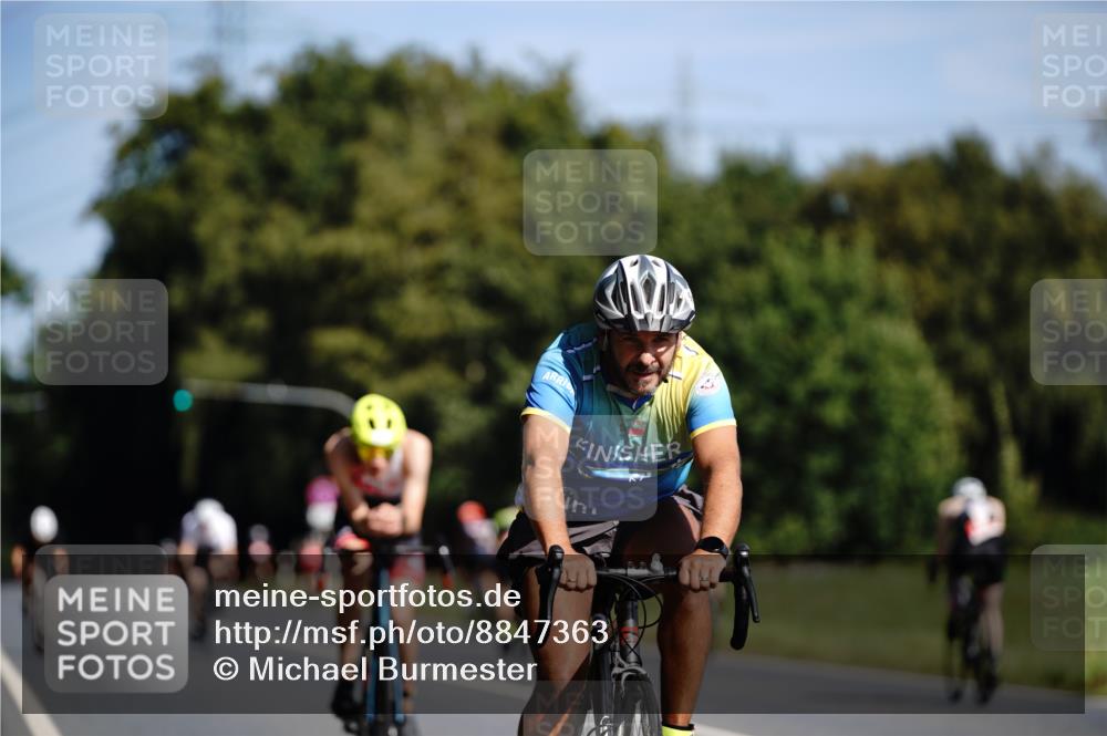 07.09.2025 - 19. Norderstedt Triathlon Michael Burmester http://msf.ph/oto/8847363 07.09.2025 11:27:21 Radfahren 760, 1176, 1198 meine-sportfotos.de