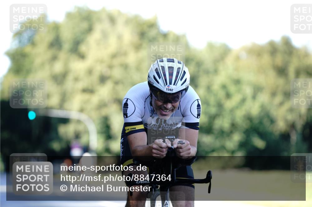 07.09.2025 - 19. Norderstedt Triathlon Michael Burmester http://msf.ph/oto/8847364 07.09.2025 16:15:15 Radfahren 1592 meine-sportfotos.de