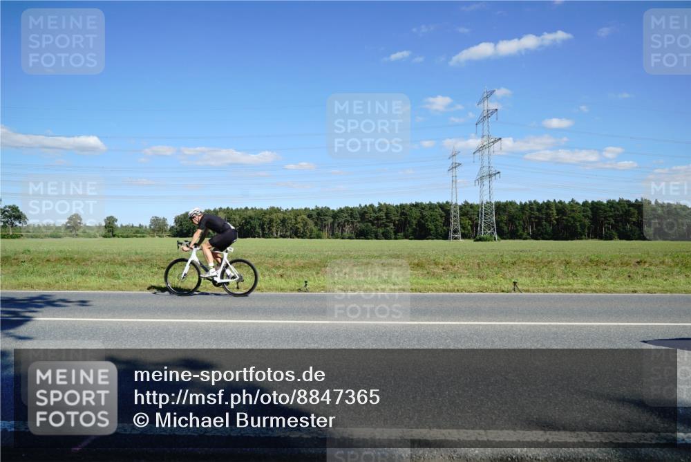 07.09.2025 - 19. Norderstedt Triathlon Michael Burmester http://msf.ph/oto/8847365 07.09.2025 15:24:18 Radfahren 458, 1484 meine-sportfotos.de