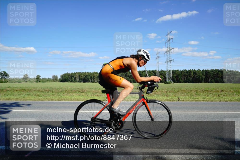 07.09.2025 - 19. Norderstedt Triathlon Michael Burmester http://msf.ph/oto/8847367 07.09.2025 15:24:19 Radfahren 458, 1473, 1484 meine-sportfotos.de