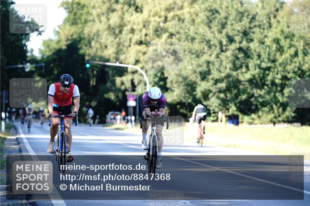 07.09.2025 - 19. Norderstedt Triathlon Michael Burmester http://msf.ph/oto/8847368 07.09.2025 16:15:22 Radfahren 873, 894 meine-sportfotos.de