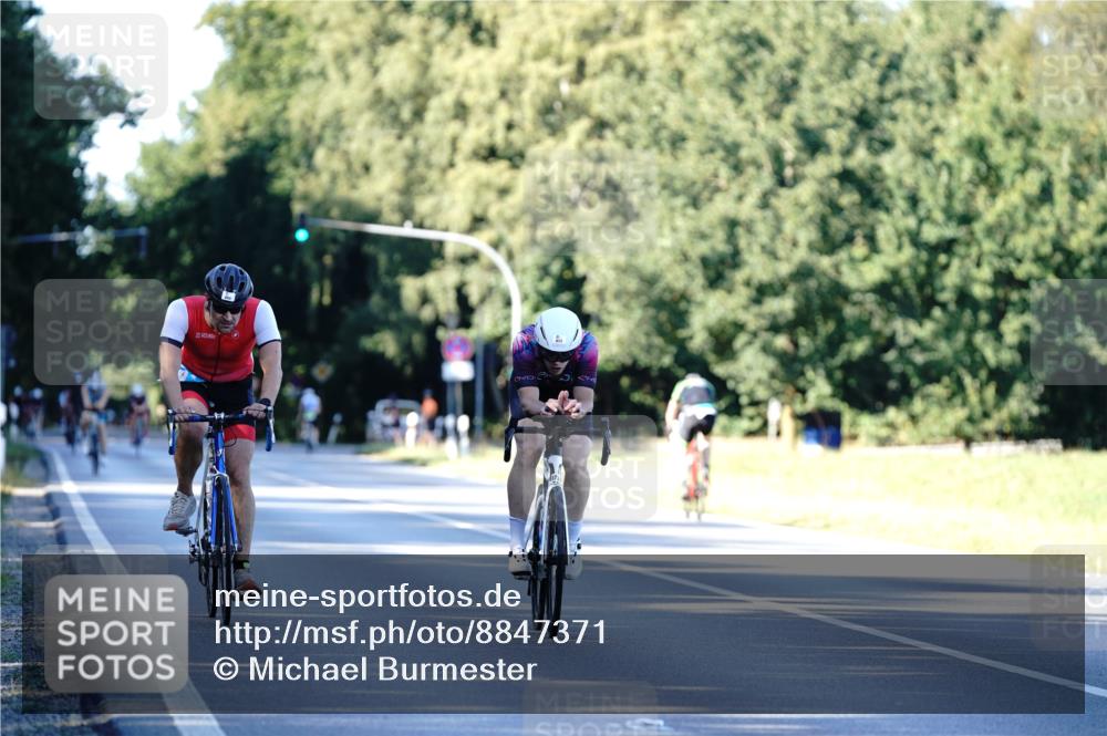 07.09.2025 - 19. Norderstedt Triathlon Michael Burmester http://msf.ph/oto/8847371 07.09.2025 16:15:22 Radfahren 873, 894 meine-sportfotos.de