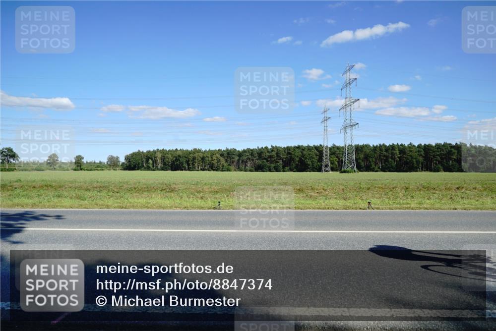 07.09.2025 - 19. Norderstedt Triathlon Michael Burmester http://msf.ph/oto/8847374 07.09.2025 15:24:21 Radfahren 390, 458, 1473, 1484 meine-sportfotos.de