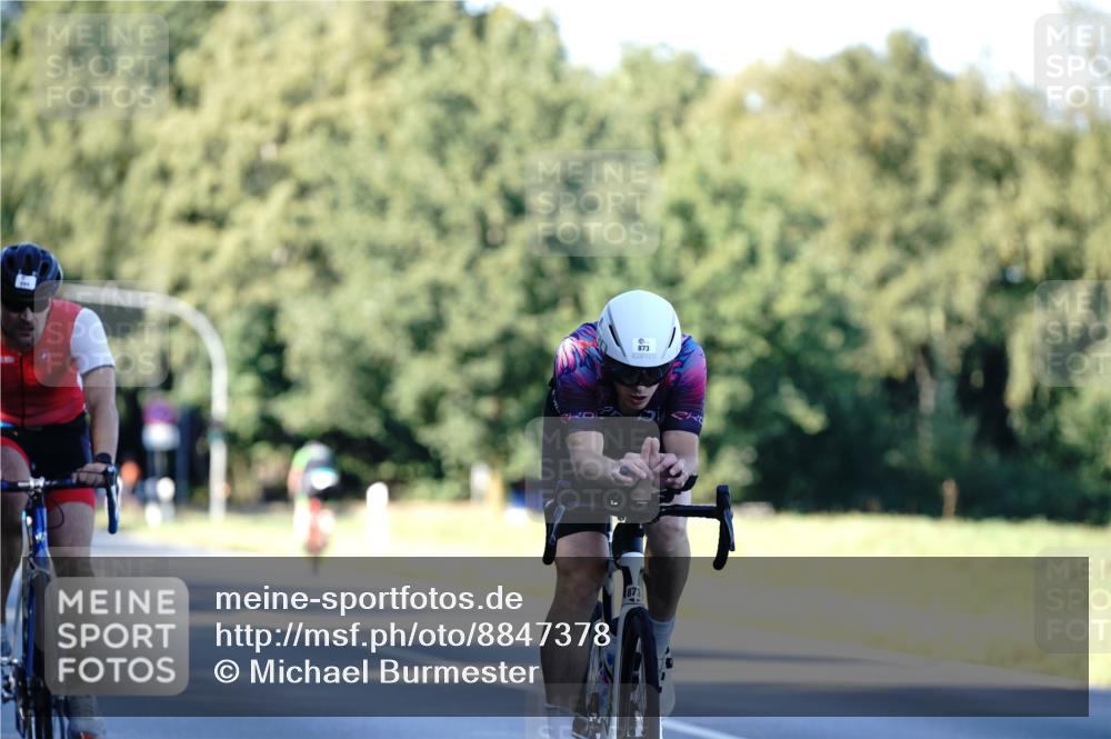 07.09.2025 - 19. Norderstedt Triathlon Michael Burmester http://msf.ph/oto/8847378 07.09.2025 16:15:23 Radfahren 873, 894 meine-sportfotos.de