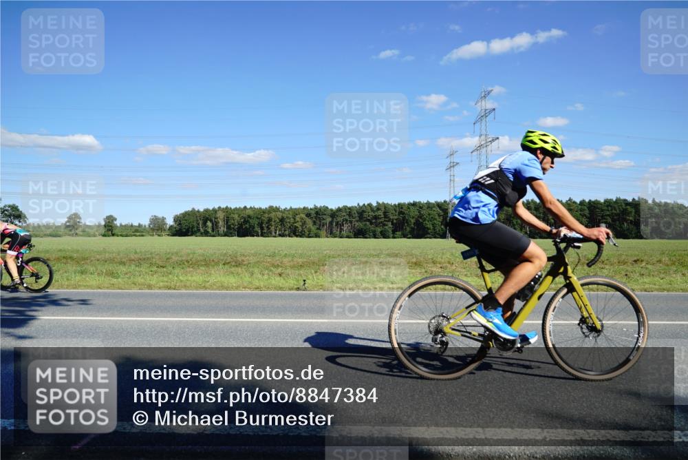 07.09.2025 - 19. Norderstedt Triathlon Michael Burmester http://msf.ph/oto/8847384 07.09.2025 15:24:29 Radfahren 1446 meine-sportfotos.de