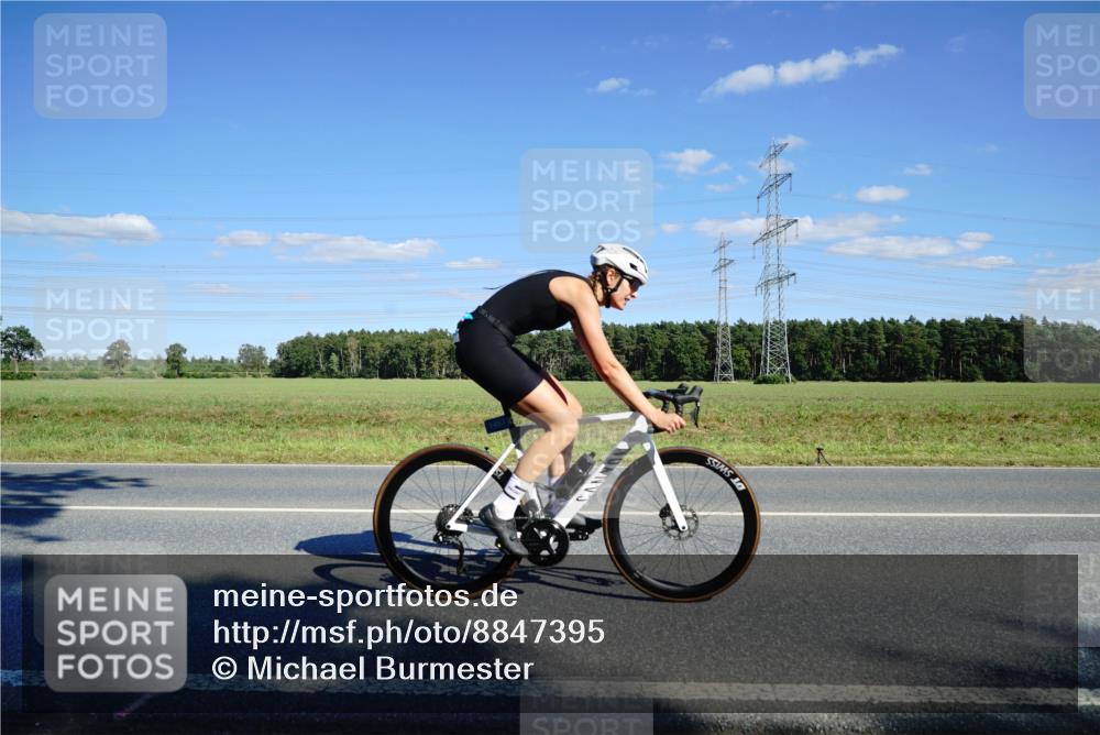 07.09.2025 - 19. Norderstedt Triathlon Michael Burmester http://msf.ph/oto/8847395 07.09.2025 15:24:36 Radfahren 478, 934, 1453, 1472, 1509 meine-sportfotos.de