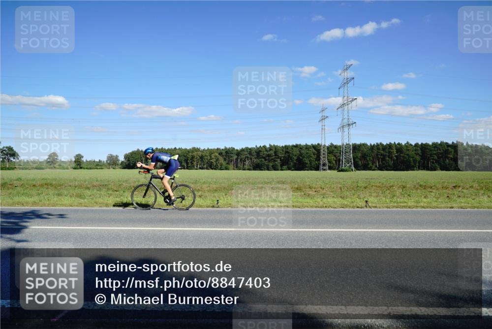 07.09.2025 - 19. Norderstedt Triathlon Michael Burmester http://msf.ph/oto/8847403 07.09.2025 15:24:44 Radfahren 887, 939, 1414, 1539 meine-sportfotos.de