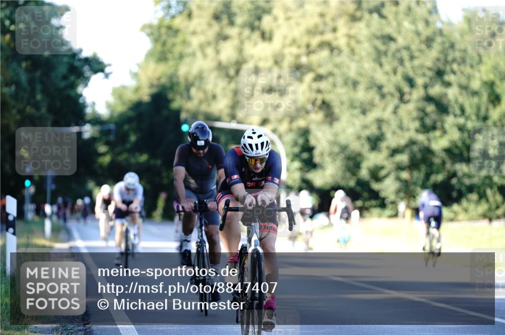 07.09.2025 - 19. Norderstedt Triathlon Michael Burmester http://msf.ph/oto/8847407 07.09.2025 16:15:35 Radfahren 1074, 1442 meine-sportfotos.de