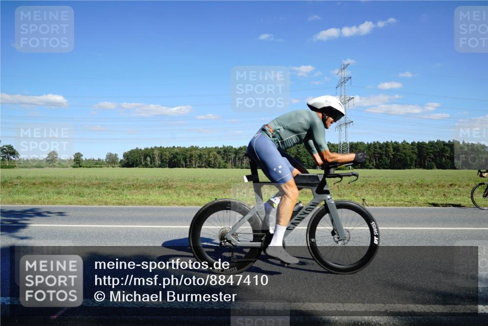 07.09.2025 - 19. Norderstedt Triathlon Michael Burmester http://msf.ph/oto/8847410 07.09.2025 15:24:46 Radfahren 414, 460, 939, 1539 meine-sportfotos.de