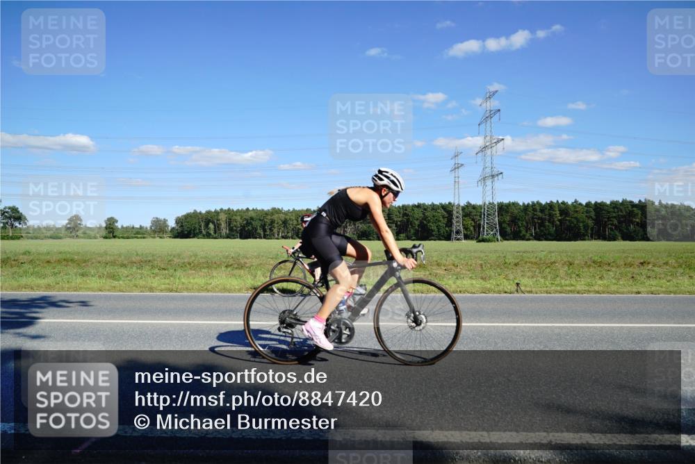 07.09.2025 - 19. Norderstedt Triathlon Michael Burmester http://msf.ph/oto/8847420 07.09.2025 15:24:49 Radfahren 408, 414, 460, 939, 940, 954 meine-sportfotos.de