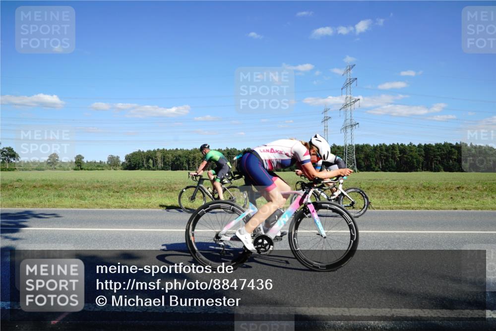 07.09.2025 - 19. Norderstedt Triathlon Michael Burmester http://msf.ph/oto/8847436 07.09.2025 15:25:15 Radfahren 894, 1433, 1532 meine-sportfotos.de