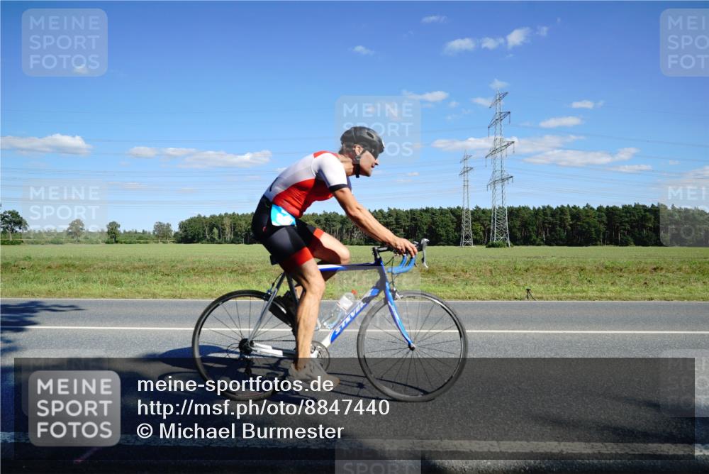 07.09.2025 - 19. Norderstedt Triathlon Michael Burmester http://msf.ph/oto/8847440 07.09.2025 15:25:17 Radfahren 894, 1433, 1532 meine-sportfotos.de
