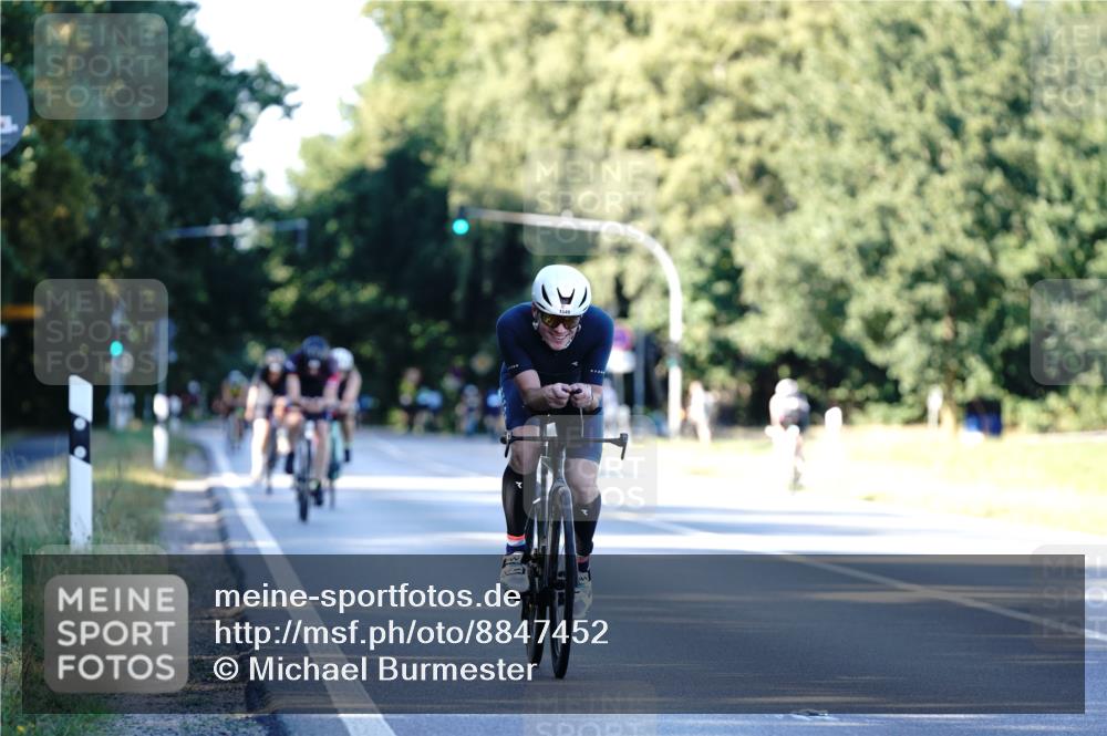 07.09.2025 - 19. Norderstedt Triathlon Michael Burmester http://msf.ph/oto/8847452 07.09.2025 16:15:48 Radfahren 1549 meine-sportfotos.de