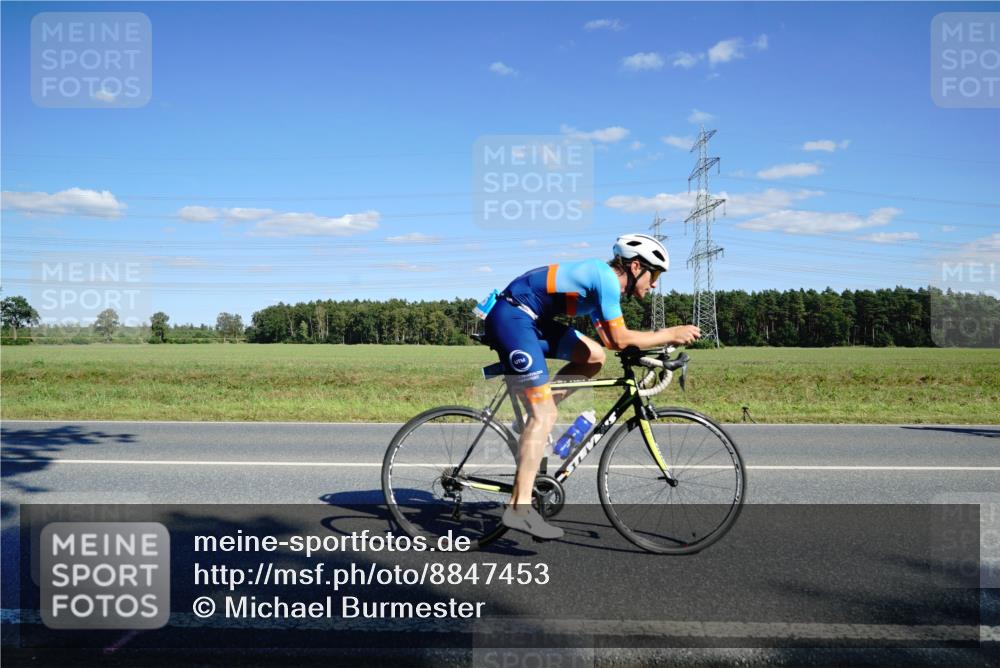 07.09.2025 - 19. Norderstedt Triathlon Michael Burmester http://msf.ph/oto/8847453 07.09.2025 15:25:25 Radfahren 425, 439, 905 meine-sportfotos.de