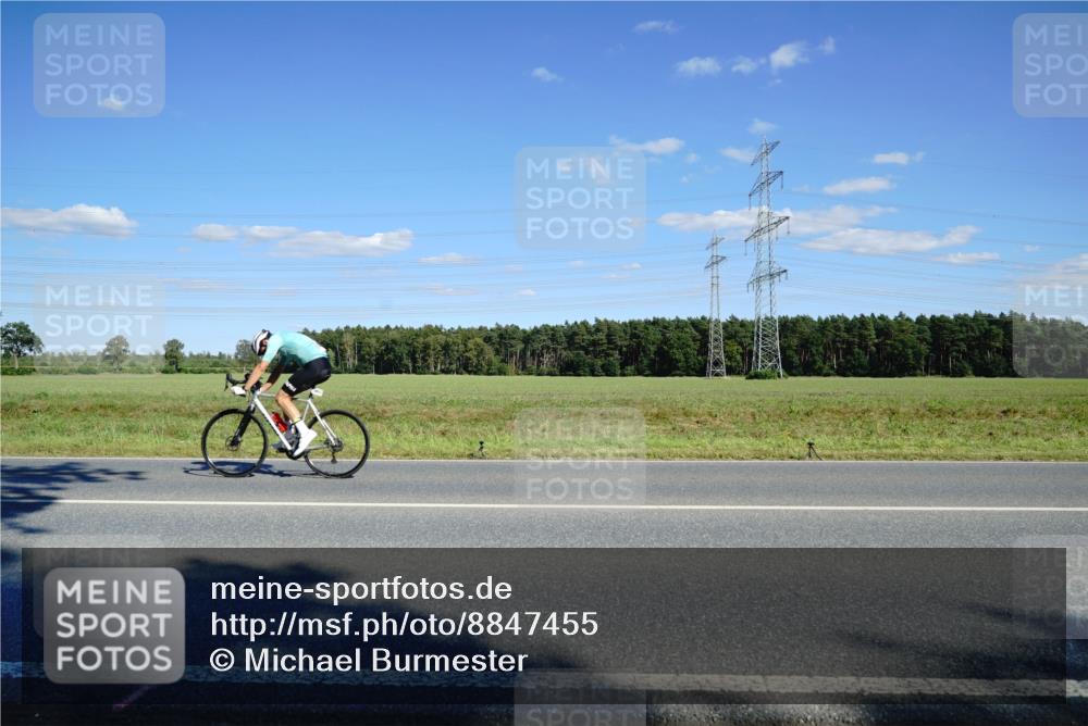 07.09.2025 - 19. Norderstedt Triathlon Michael Burmester http://msf.ph/oto/8847455 07.09.2025 15:25:26 Radfahren 425, 439, 905 meine-sportfotos.de