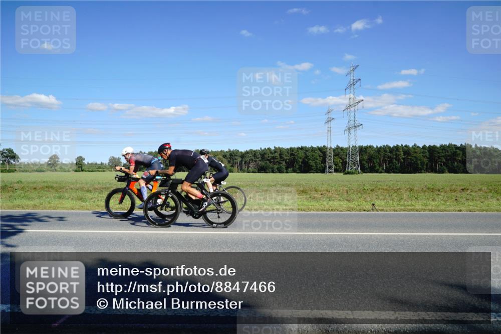 07.09.2025 - 19. Norderstedt Triathlon Michael Burmester http://msf.ph/oto/8847466 07.09.2025 15:25:34 Radfahren  meine-sportfotos.de