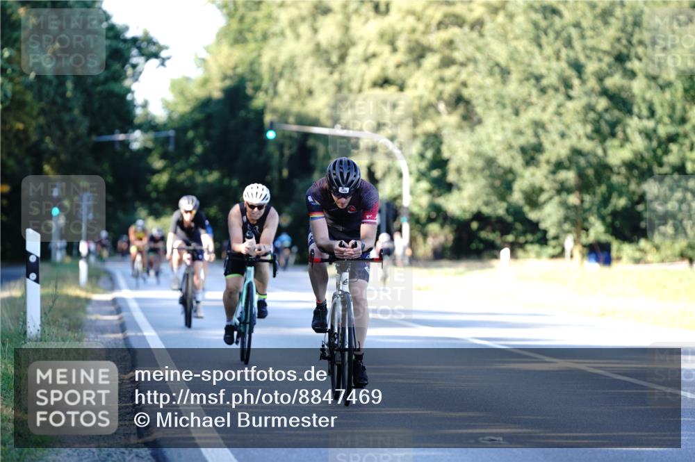 07.09.2025 - 19. Norderstedt Triathlon Michael Burmester http://msf.ph/oto/8847469 07.09.2025 16:15:51 Radfahren 1409, 1427, 1549 meine-sportfotos.de