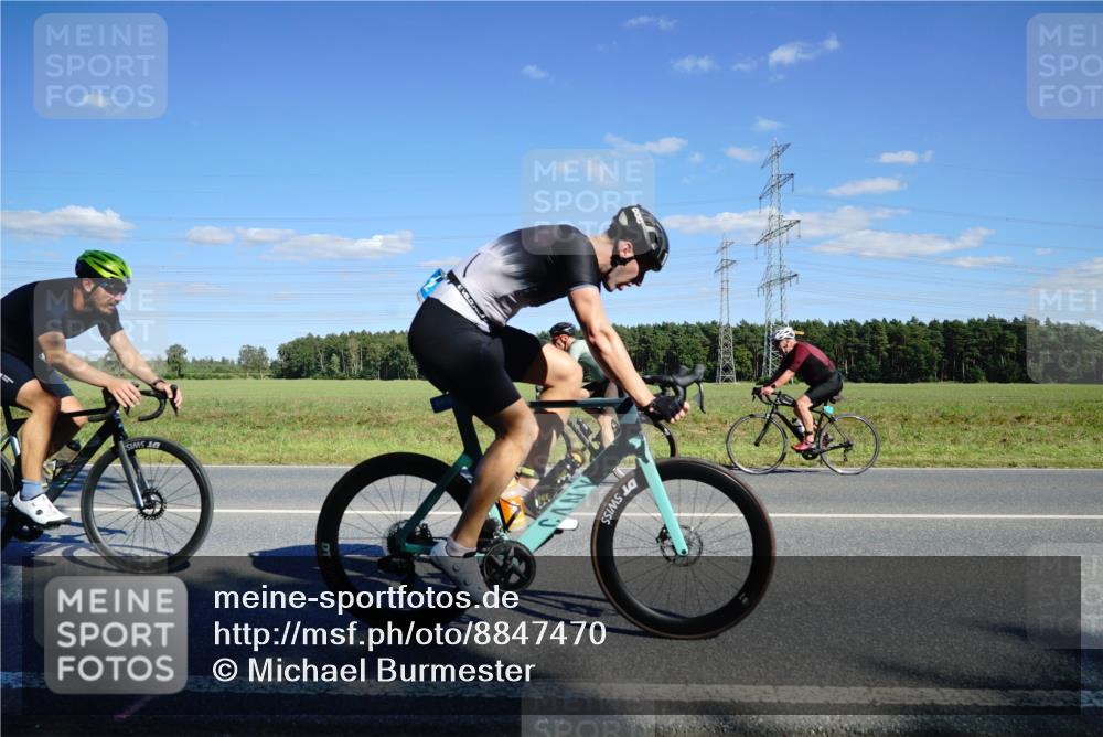 07.09.2025 - 19. Norderstedt Triathlon Michael Burmester http://msf.ph/oto/8847470 07.09.2025 15:25:39 Radfahren 384, 1412, 1538 meine-sportfotos.de