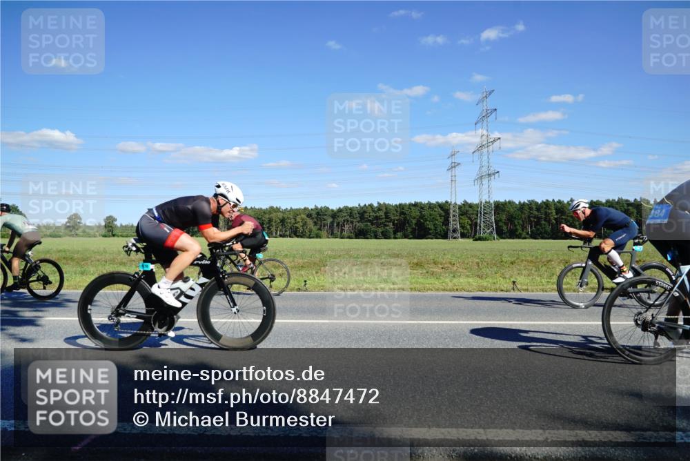 07.09.2025 - 19. Norderstedt Triathlon Michael Burmester http://msf.ph/oto/8847472 07.09.2025 15:25:40 Radfahren 384, 1412, 1538 meine-sportfotos.de