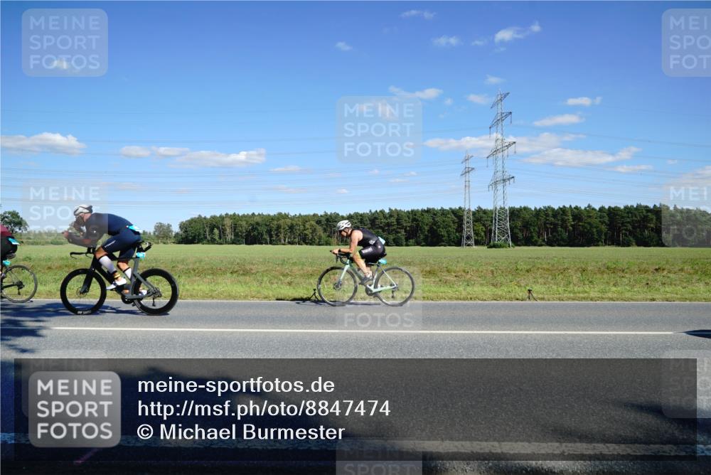 07.09.2025 - 19. Norderstedt Triathlon Michael Burmester http://msf.ph/oto/8847474 07.09.2025 15:25:40 Radfahren 384, 1412, 1538 meine-sportfotos.de