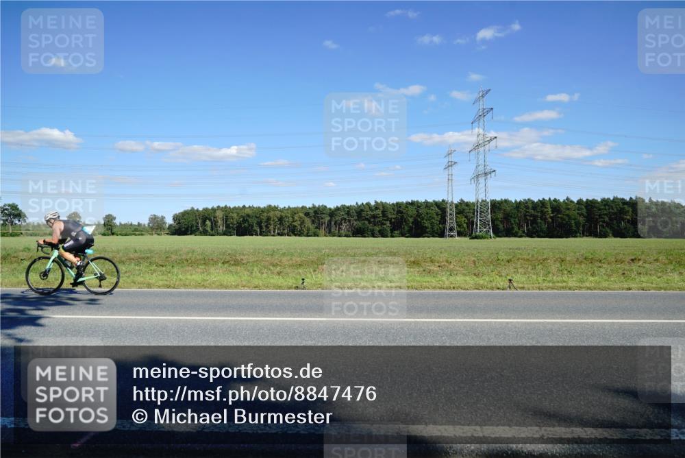 07.09.2025 - 19. Norderstedt Triathlon Michael Burmester http://msf.ph/oto/8847476 07.09.2025 15:25:41 Radfahren 384, 1412, 1538 meine-sportfotos.de