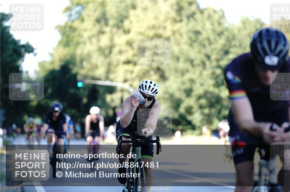 07.09.2025 - 19. Norderstedt Triathlon Michael Burmester http://msf.ph/oto/8847481 07.09.2025 16:15:52 Radfahren 1409, 1427, 1549 meine-sportfotos.de
