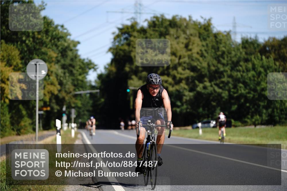 07.09.2025 - 19. Norderstedt Triathlon Michael Burmester http://msf.ph/oto/8847487 07.09.2025 11:28:00 Radfahren 296, 1279 meine-sportfotos.de